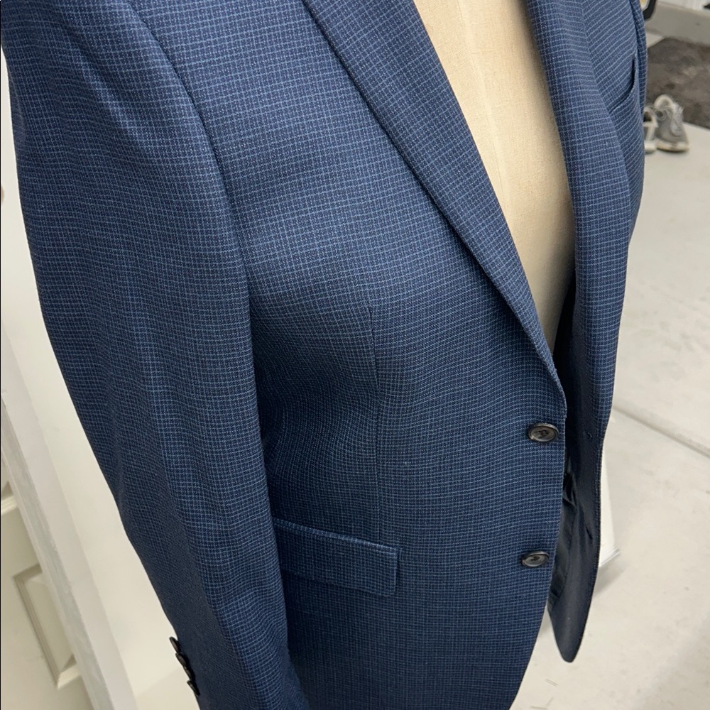 Ralph Lauren Navy Blazer in SZ 38R